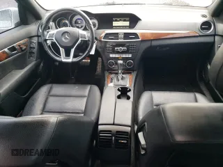 2014 Mercedes-Benz C 250 Sport z VIN WDDGF4HB2EG245896, wystawiony jako Copart lot #56678115 z przebiegiem 92 446 mil mil oraz Szkoda całkowita • Salvage title. Historia ofert i sprzedaży dostępna na DreamBid. Obrazek 8.