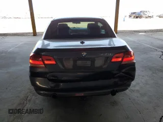 2007 BMW 3 Series 335i z VIN WBAWL73527PX47258, wystawiony jako Copart lot #57913465 z przebiegiem 122 592 mil mil oraz Szkoda całkowita • Salvage title. Historia ofert i sprzedaży dostępna na DreamBid. Obrazek 6.