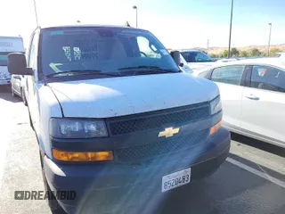 2020 Chevrolet Express Cargo z VIN 1GCWGAFG8L1252738, wystawiony jako IAAI lot #42617603 z przebiegiem 65 745 mil mil oraz . Historia ofert i sprzedaży dostępna na DreamBid. Obrazek 9.