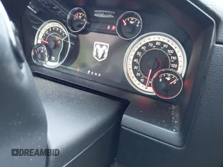 2013 Ram 1500 Sport z VIN 1C6RR7MT2DS571209, wystawiony jako IAAI lot #42635592 z przebiegiem 192 998 mil mil oraz . Historia ofert i sprzedaży dostępna na DreamBid. Obrazek 7.