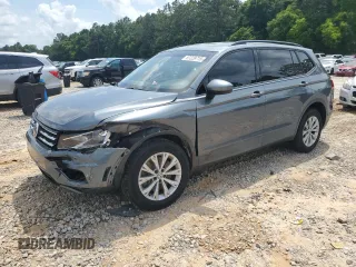 2020 Volkswagen Tiguan S z VIN 3VV1B7AX5LM176421, wystawiony jako Copart lot #57229715 z przebiegiem 72 048 mil mil oraz Szkoda całkowita • Salvage title. Historia ofert i sprzedaży dostępna na DreamBid. Obrazek 1.