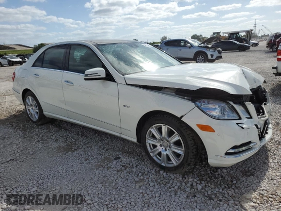 2012 Mercedes-Benz E 350 Luxury with VIN WDDHF8JB1CA535360, listed as a Copart auction lot 54720465 with 42,413 mi miles and Salvage Title. Bid and sale history available at DreamBid. Image 4.