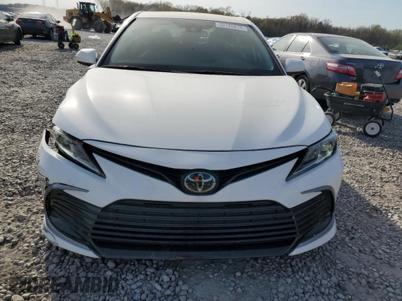 2023 Toyota Camry LE z VIN 4T1C11AK0PU109024, wystawiony jako Copart lot #50105815 z przebiegiem 43 666 mil mil oraz Szkoda całkowita • Salvage title. Historia ofert i sprzedaży dostępna na DreamBid. Obrazek 5.