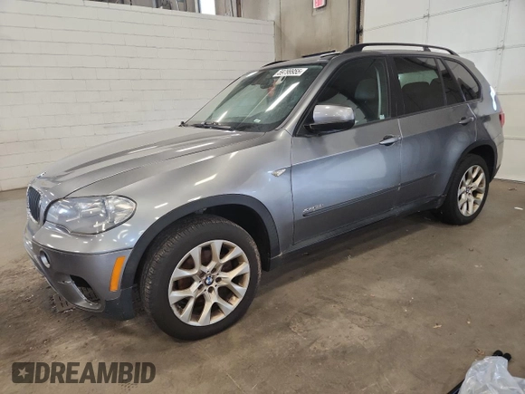 2012 BMW X5 35i z VIN 5UXZV4C58CL758466, wystawiony jako Copart lot #59799955 z przebiegiem 119 331 mil mil oraz Nie do naprawy • Non repairable. Historia ofert i sprzedaży dostępna na DreamBid. Obrazek 1.