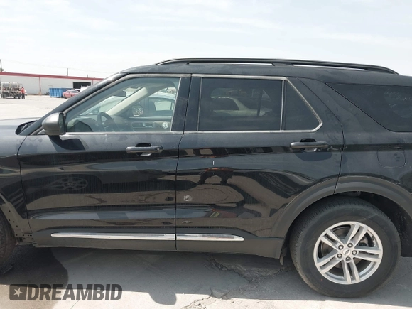 2023 Ford Explorer XLT with VIN 1FMSK7DH5PGB18456, listed as a IAAI auction lot 42067888 with 20,856 mi miles. Bid and sale history available at carsss.com. Image 14.