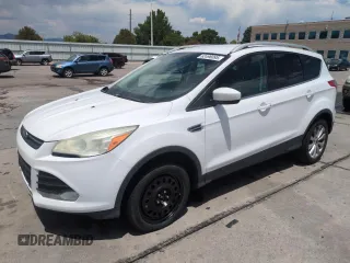 2013 Ford Escape SE z VIN 1FMCU9GX9DUD12210, wystawiony jako Copart lot #62496095 z przebiegiem 77 516 mil mil oraz Szkoda całkowita • Salvage title. Historia ofert i sprzedaży dostępna na DreamBid. Obrazek 1.