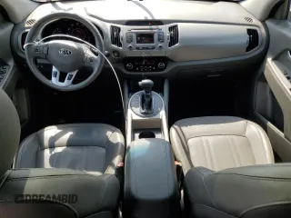 2013 Kia Sportage EX z VIN KNDPCCA20D7428834, wystawiony jako Copart lot #53731845 z przebiegiem 41 162 mil mil oraz Szkoda całkowita • Salvage title. Historia ofert i sprzedaży dostępna na DreamBid. Obrazek 8.