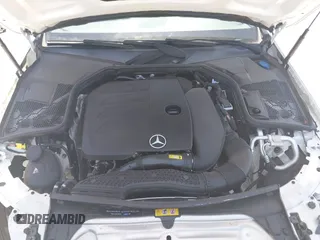 2019 Mercedes-Benz C 300 z VIN 55SWF8DB9KU309634, wystawiony jako IAAI lot #42494440 z przebiegiem 17 129 mil mil oraz . Historia ofert i sprzedaży dostępna na DreamBid. Obrazek 10.