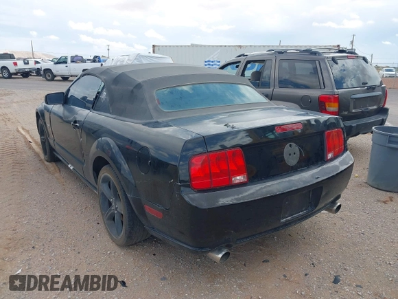2007 Ford Mustang GT Deluxe z VIN 1ZVHT85H575287613, wystawiony jako IAAI lot #42543302 z przebiegiem Nie podano mil oraz . Historia ofert i sprzedaży dostępna na DreamBid. Obrazek 14.