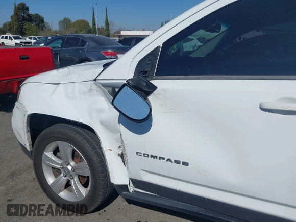 2015 Jeep Compass Sport with VIN 1C4NJCBB0FD122085, listed as a IAAI auction lot 41599772 with 98,155 mi miles. Bid and sale history available at carsss.com. Image 6.