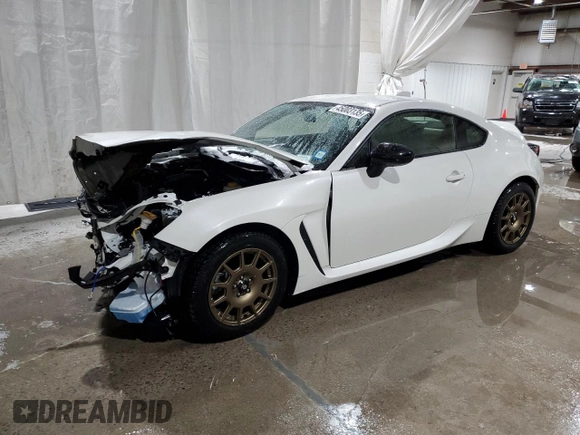2024 Toyota 86 Premium with VIN JF1ZNBE13R9756474, listed as a Copart auction lot 45003135 with 6,151 mi miles and Salvage Title. Bid and sale history available at DreamBid. Image 1.