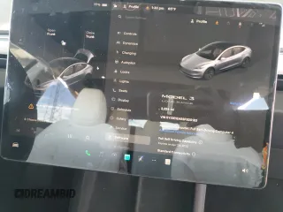 2025 Tesla Model 3 Long Range z VIN 5YJ3E1EA5SF920183, wystawiony jako Copart lot #51593705 z przebiegiem 2 224 mil mil oraz Szkoda całkowita • Salvage title. Historia ofert i sprzedaży dostępna na DreamBid. Obrazek 9.
