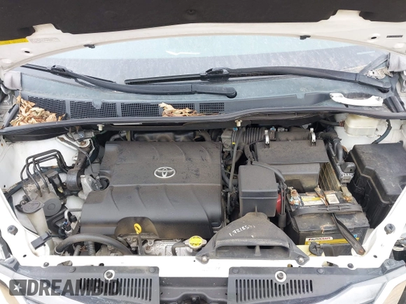 2011 Toyota Sienna XLE with VIN 5TDDK3DC0BS015244, listed as a IAAI auction lot 41413002 with 128,591 mi miles. Bid and sale history available at carsss.com. Image 10.