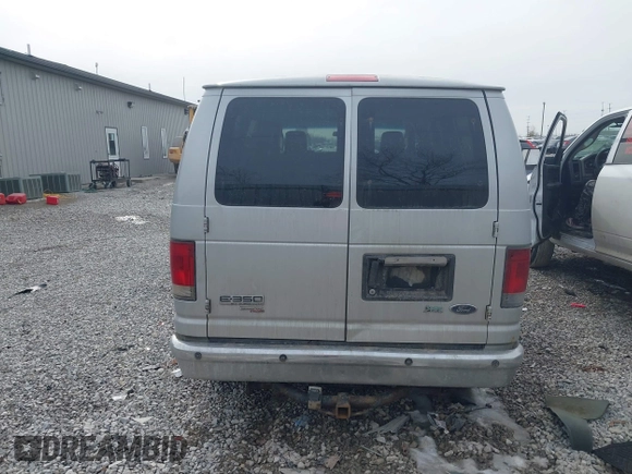 2010 Ford Econoline Passenger XL z VIN 1FBNE3BLXADA77764, wystawiony jako IAAI lot #41457598 z przebiegiem 212 112 mil mil oraz . Historia ofert i sprzedaży dostępna na DreamBid. Obrazek 16.