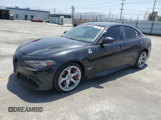 2017 Alfa Romeo Giulia with VIN ZARFAEAV0H7548281, listed as a Copart auction lot 61817495 with 38,633 mi miles and Salvage title. Bid and sale history available at DreamBid. Image 1.
