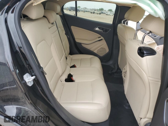 2016 Mercedes-Benz GLA 250 z VIN WDCTG4EB1GJ201124, wystawiony jako Copart lot #55501565 z przebiegiem Nie podano mil oraz Szkoda całkowita • Salvage title. Historia ofert i sprzedaży dostępna na DreamBid. Obrazek 10.