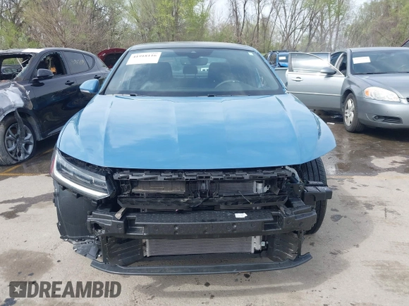 2025 Volkswagen Jetta GLI Autobahn with VIN 3VW2T7BU4SM034805, listed as a IAAI auction lot 41918116 with 581 mi miles and . Bid and sale history available at DreamBid. Image 13.