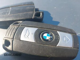 2007 BMW 3 Series 328xi with VIN WBAWC33527PC86770, listed as a IAAI auction lot 41652415 with 150,294 mi miles and . Bid and sale history available at DreamBid. Image 11.