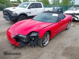2004 Chevrolet Corvette z VIN 1G1YY32G145105168, wystawiony jako IAAI lot #42390079 z przebiegiem 44 073 mil mil oraz . Historia ofert i sprzedaży dostępna na DreamBid. Obrazek 2.