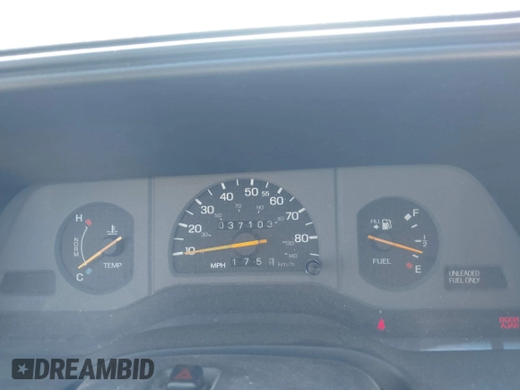 1992 Mercury Cougar z VIN 1MEPM6043NH646925, wystawiony jako IAAI lot #42128701 z przebiegiem 37 103 mil mil oraz . Historia ofert i sprzedaży dostępna na DreamBid. Obrazek 7.