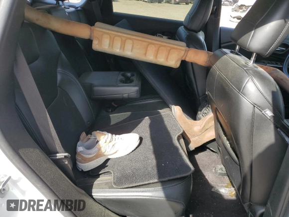 2019 Jeep Cherokee Latitude Plus with VIN 1C4PJLLB5KD204105, listed as a Copart auction lot 49886695 with 131,696 mi miles and Salvage Title. Bid and sale history available at carsss.com. Image 12.
