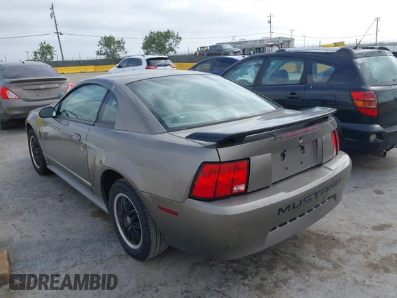 2001 Ford Mustang Standard с VIN 1FAFP40491F205918, выставлен на аукционе IAAI как лот 42221513 с пробегом Не указан миль и . История ставок и продаж доступна на DreamBid. Изображение 3.
