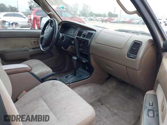 2000 Toyota 4Runner SR5 with VIN JT3GN86R1Y0139753, listed as a IAAI auction lot 42192055 with 178,459 mi miles and . Bid and sale history available at DreamBid. Image 5.