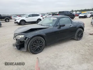 2015 Mazda MX-5 Miata Grand Touring z VIN JM1NC2PF1F0241528, wystawiony jako Copart lot #44696835 z przebiegiem 97 094 mil mil oraz Szkody całkowita. Historia ofert i sprzedaży dostępna na DreamBid. Obrazek 1.