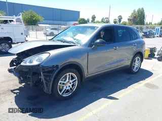 2014 Porsche Cayenne S с VIN WP1AB2A29ELA55755, выставлен на аукционе IAAI как лот 42653023 с пробегом 119 560 миль миль и . История ставок и продаж доступна на DreamBid. Изображение 18.