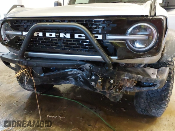 2022 Ford Bronco with VIN 1FMDE5CP3NLB40814, listed as a IAAI auction lot 41578527 with 13,791 mi miles and . Bid and sale history available at DreamBid. Image 6.