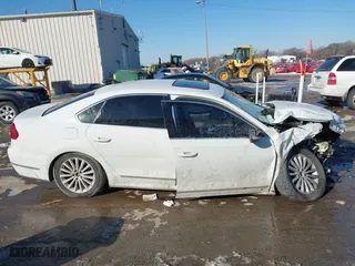 2016 Volkswagen Passat 1.8T SE w/Technology with VIN 1VWBS7A36GC020005, listed as a IAAI auction lot 41640152 with 1 mi miles. Bid and sale history available at carsss.com. Image 14.