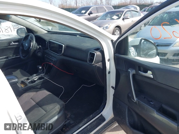 2020 Kia Sportage LX with VIN KNDPMCAC2L7776669, listed as a IAAI auction lot 41810620 with 186,599 mi miles and . Bid and sale history available at carsss.com. Image 5.