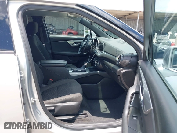 2019 Chevrolet Blazer z VIN 3GNKBBRA3KS698858, wystawiony jako IAAI lot #42270478 z przebiegiem 99 461 mil mil oraz . Historia ofert i sprzedaży dostępna na DreamBid. Obrazek 5.