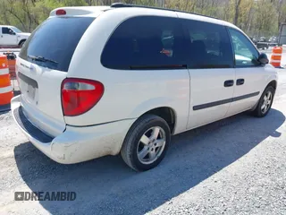 2005 Dodge Caravan with VIN 1D4GP24R15B314267, listed as a IAAI auction lot 42066505 with 207,810 mi miles. Bid and sale history available at carsss.com. Image 4.