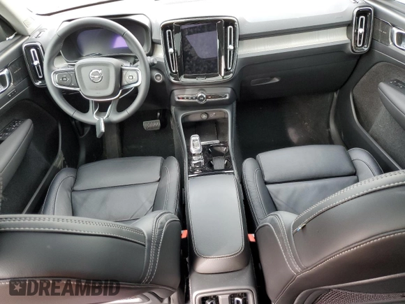 2023 Volvo XC40 Ultimate Bright Theme с VIN YV4L12UA5P2939455, выставлен на аукционе Copart как лот 41344855 с пробегом 18 949 миль миль и Списание • Salvage title. История ставок и продаж доступна на DreamBid. Изображение 8.