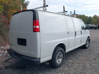 2018 Chevrolet Express Cargo Van with VIN 1GCWGAFG6J1338370, listed as a IAAI auction lot 40543708 with 1 mi miles. Bid and sale history available at carsss.com. Image 4.