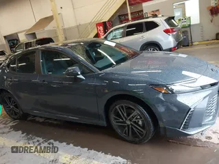 2025 Toyota Camry LE z VIN 4T1DBADK4SU520156, wystawiony jako IAAI lot #41865277 z przebiegiem 220 mil mil oraz . Historia ofert i sprzedaży dostępna na DreamBid. Obrazek 14.