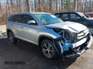 2019 Toyota Highlander LE z VIN 5TDBZRFH9KS992655, wystawiony jako IAAI lot #41587604 z przebiegiem 28 134 mil mil oraz . Historia ofert i sprzedaży dostępna na DreamBid. Obrazek 1.