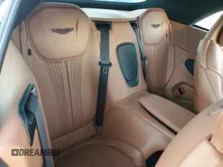 2020 Aston Martin DB11 z VIN SCFRMFCWXLGM09361, wystawiony jako Copart lot #74208744 z przebiegiem 10 972 mil mil oraz Szkody całkowita. Historia ofert i sprzedaży dostępna na DreamBid. Obrazek 10.