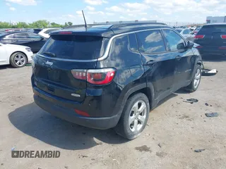 2018 Jeep Compass Altitude z VIN 3C4NJCBB0JT272524, wystawiony jako IAAI lot #42194559 z przebiegiem 125 608 mil mil oraz . Historia ofert i sprzedaży dostępna na DreamBid. Obrazek 4.