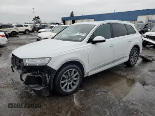 2018 Audi Q7 Premium Plus with VIN WA1LAAF7XJD023973, listed as a Copart auction lot 43811935 with 101,090 mi miles and Clean Title. Bid and sale history available at carsss.com. Image 1.