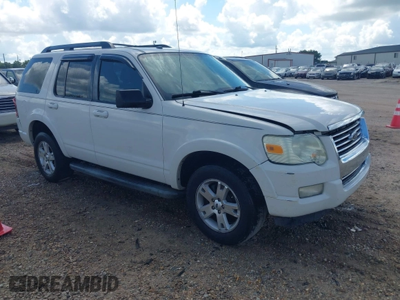 2010 Ford Explorer XLT z VIN 1FMEU6DE4AUA03914, wystawiony jako IAAI lot #42501330 z przebiegiem 211 542 mil mil oraz . Historia ofert i sprzedaży dostępna na DreamBid. Obrazek 1.