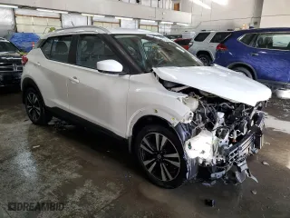 2020 Nissan Kicks SV with VIN 3N1CP5CV9LL567752, listed as a Copart auction lot 42450055 with 78,040 mi miles and Salvage Title. Bid and sale history available at carsss.com. Image 4.