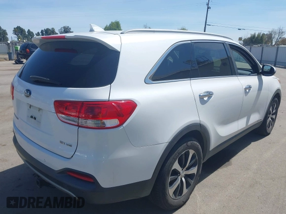 2016 Kia Sorento EX with VIN 5XYPHDA51GG001543, listed as a IAAI auction lot 41993955 with 176,098 mi miles. Bid and sale history available at carsss.com. Image 4.