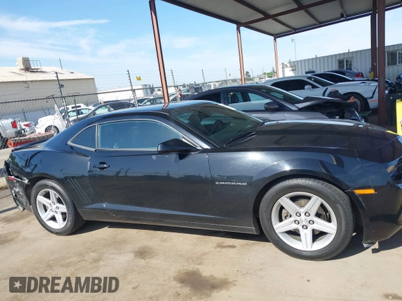 2012 Chevrolet Camaro 1LT z VIN 2G1FB1E31C9176099, wystawiony jako IAAI lot #42032029 z przebiegiem 87 552 mil mil oraz . Historia ofert i sprzedaży dostępna na DreamBid. Obrazek 13.