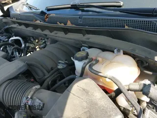 2024 Chevrolet Suburban LS с VIN 1GNSCBKD7RR367490, выставлен на аукционе IAAI как лот 42384400 с пробегом 31 957 миль миль и . История ставок и продаж доступна на DreamBid. Изображение 19.