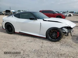 2024 Nissan Z Nismo с VIN JN1BZ4CH9RM360562, выставлен на аукционе Copart как лот 59863775 с пробегом 8 868 миль миль и Списание • Salvage title. История ставок и продаж доступна на DreamBid. Изображение 4.