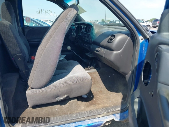 1998 Dodge Dakota SLT with VIN 1B7FL26X8WS651715, listed as a IAAI auction lot 42665446 with Not provided miles and . Bid and sale history available at DreamBid. Image 5.