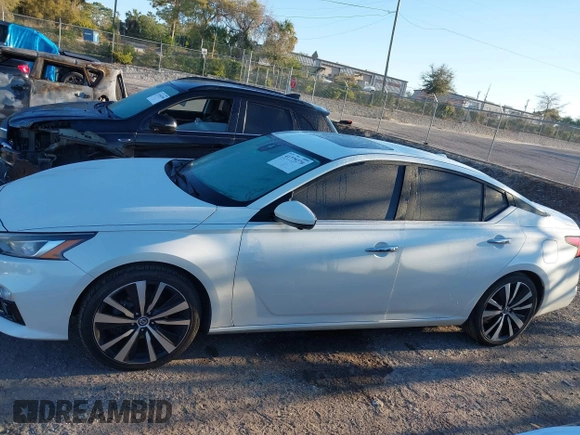 2019 Nissan Altima 2.5 Platinum with VIN 1N4BL4FV3KC116794, listed as a IAAI auction lot 41779270 with 89,086 mi miles. Bid and sale history available at carsss.com. Image 14.