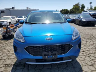2020 Ford Escape SE with VIN 1FMCU0G6XLUB06394, listed as a Copart auction lot 60331935 with 16,135 mi miles and Salvage title. Bid and sale history available at DreamBid. Image 5.